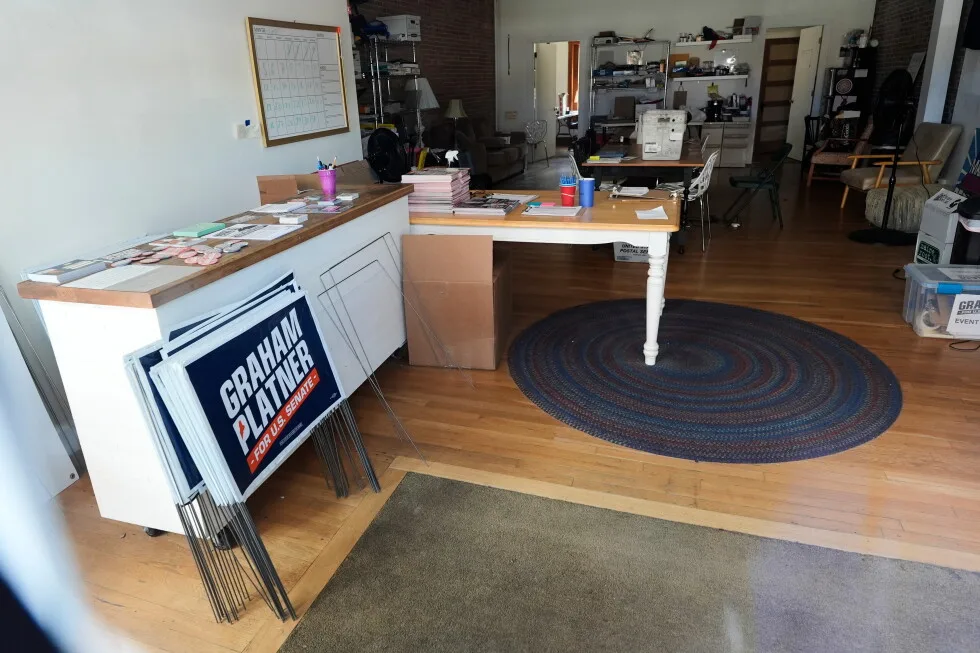 Maine Democrats scramble to fill a vacant Senate candidacy